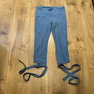 GapFit lace up yoga crop leggings